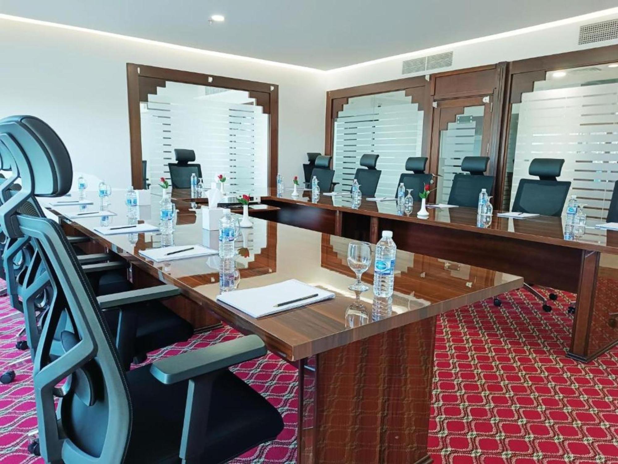 Emirates Grand Residences 4*