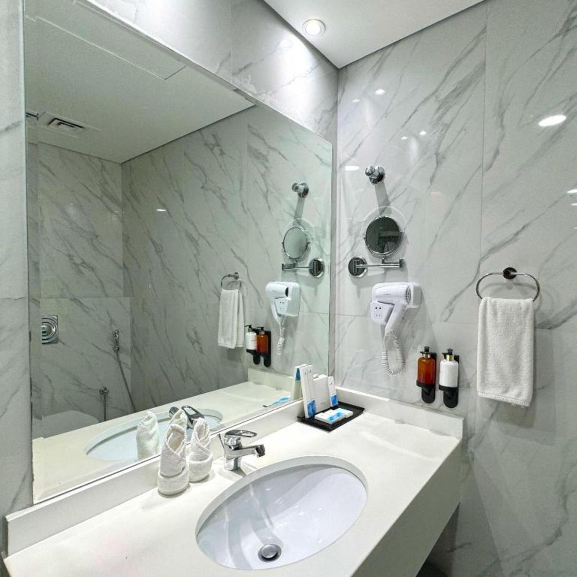 Emirates Grand Residences 4* Dubai